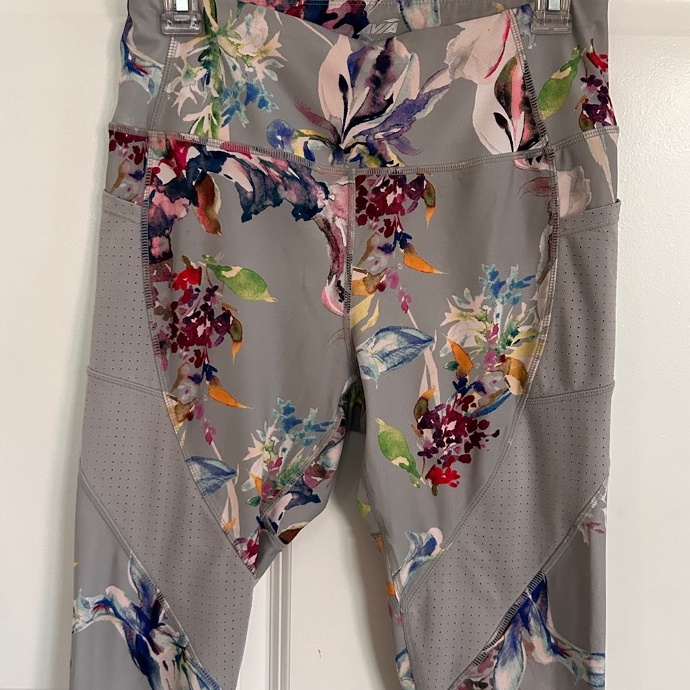 Avia Gray Floral Leggings